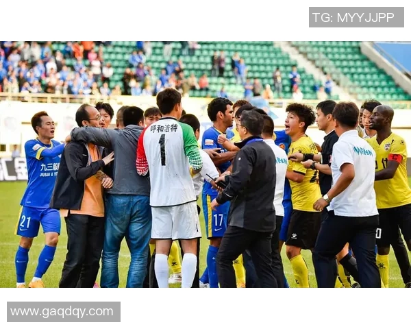 足球巨星场外丑闻缠身声誉受损引发球迷广泛热议