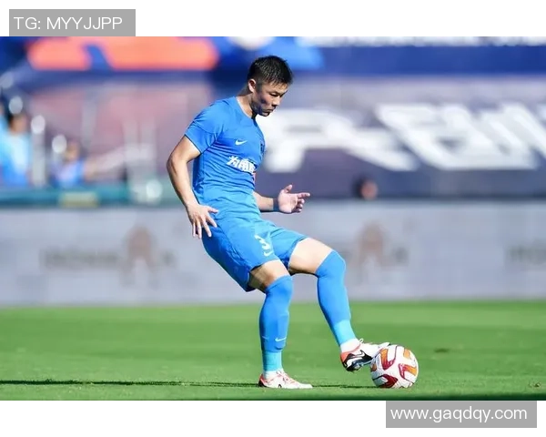 球星携手足球运动员传递梦想与力量助力青少年足球发展 球星携手足球运动员传递梦想与力量助力青少年足球发展